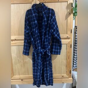 Stafford Navy and White Plaid Plush Robe Sleepwear One Size Belt Pockets